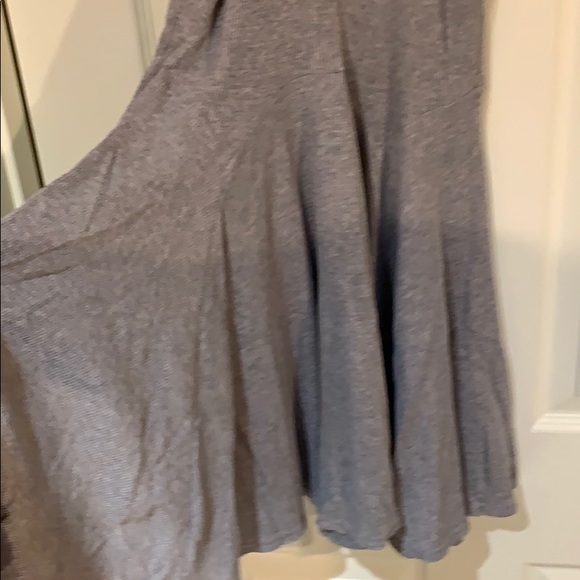Sleeveless grey dress - Picture 3 of 4